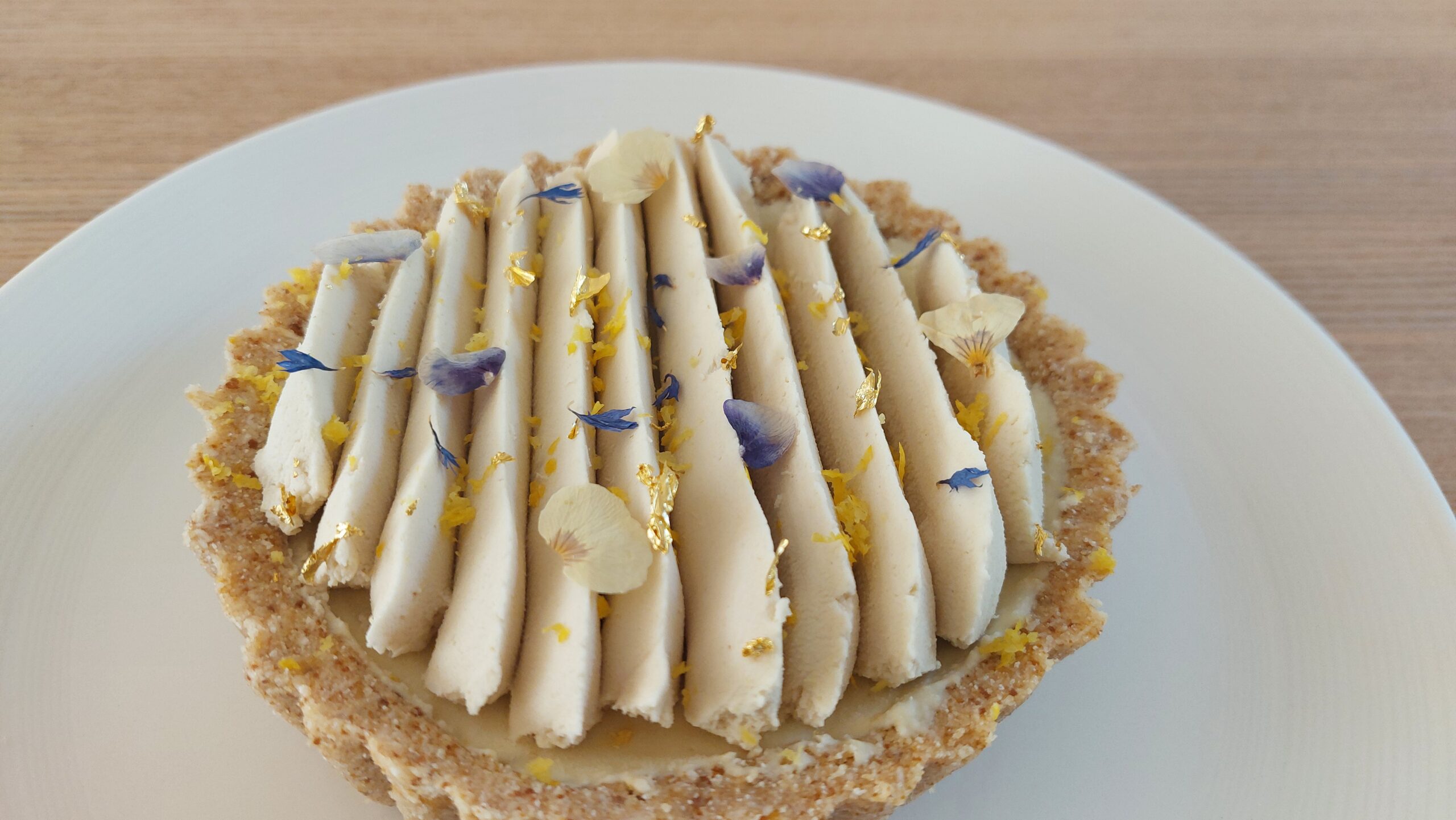 Lemon white chocolate tart