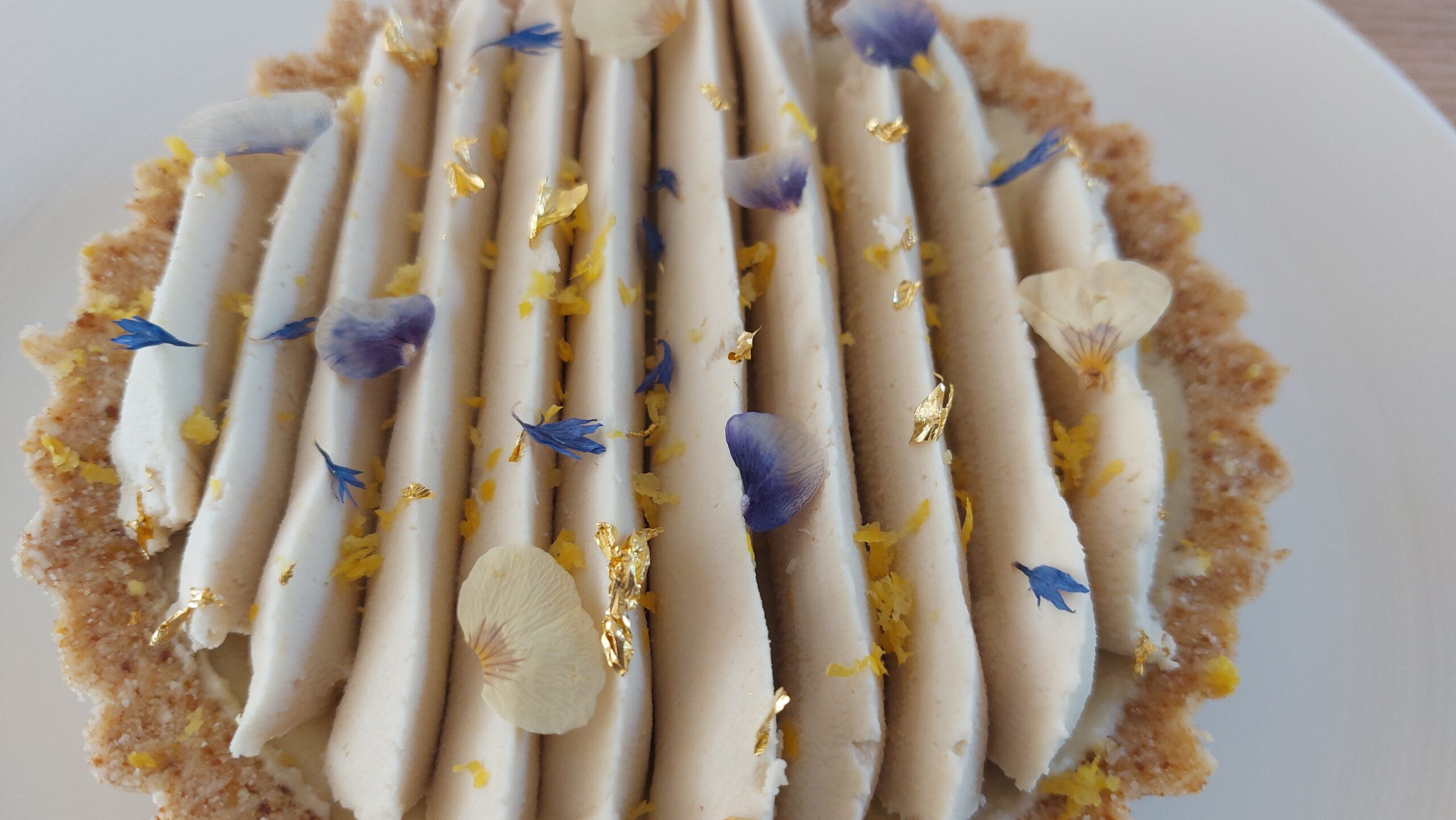 Lemon white chocolate tart